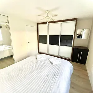 Spacious & Pristine Ground Floor Flat Nr. Heathrow Hounslow